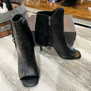 Vince Camuto black Amenala Leather booties